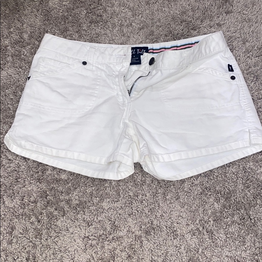FULL TILT WHITE SHORTS SIZE 3 JUNIORS